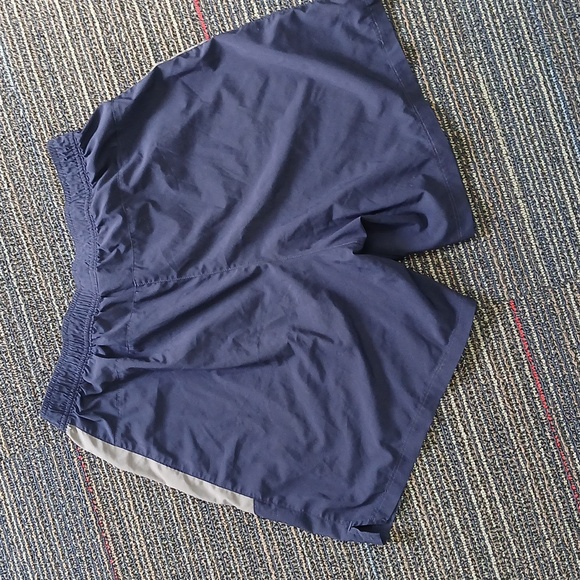 Mizuno running shorts Size Medium - Picture 2 of 4